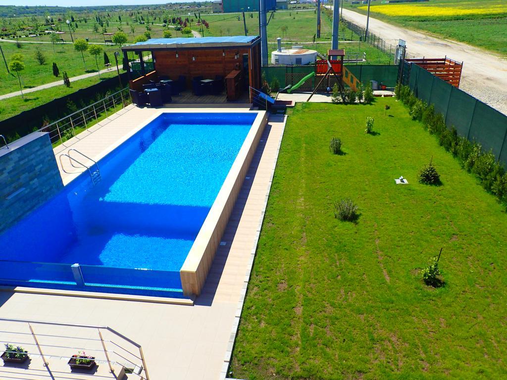 Indeep Club Hotel Cumpăna Exterior foto